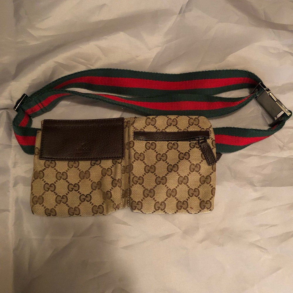 Small Gucci belt bag.   Adjustable strap.